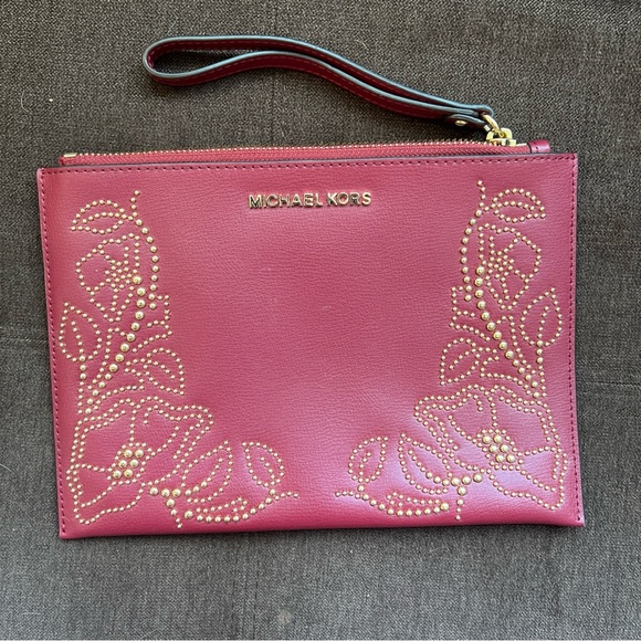 MICHAEL KORS Burgundy Bling LARGE WRISTLET in EXCELLENT CONDITION 6.5” x 9.5” - Picture 1 of 6
